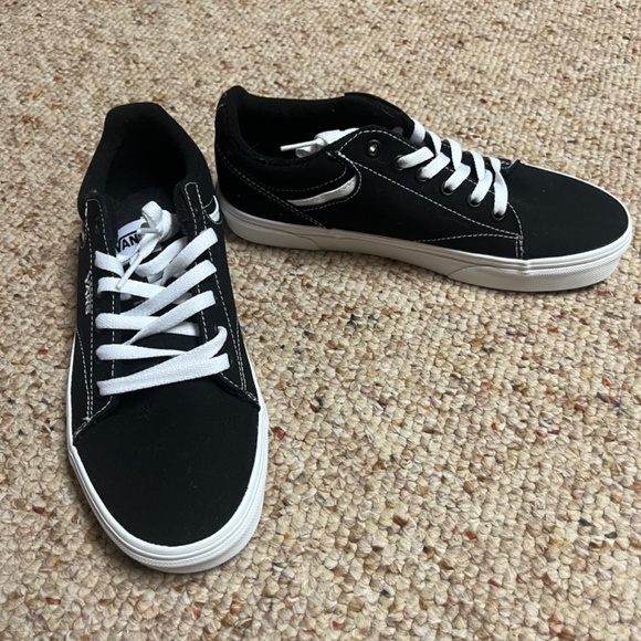 Women’s Vans - Picture 3 of 4